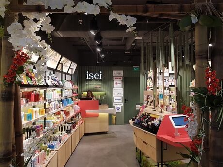 Компанія Empair планує вивести в Україну бренд Village 11 Factory